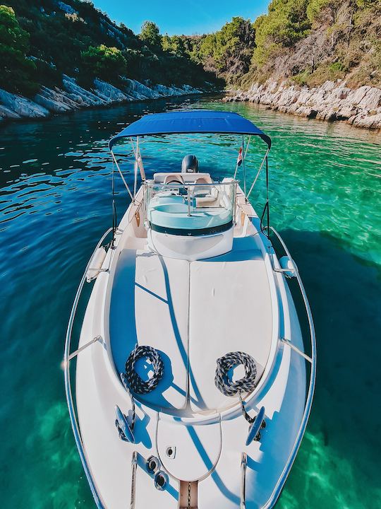 Sessa Key Largo 22 com motor 150HP em Sveti Filip i Jakov