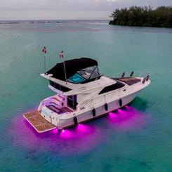 330 Sea Ray para 15 pessoas em Marina De Zarpar, Boca Chica