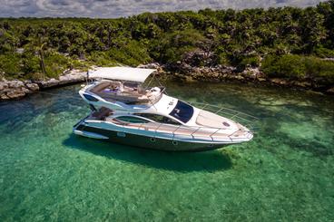 Azimut 43 ft CHEF and Mixologist  Tulum, Quintana Roo