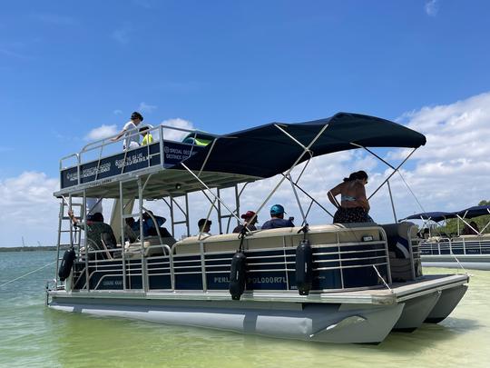 28ft Party Cruiser Pontoon with Slide! - Enjoy Cancún & Isla Mujeres!