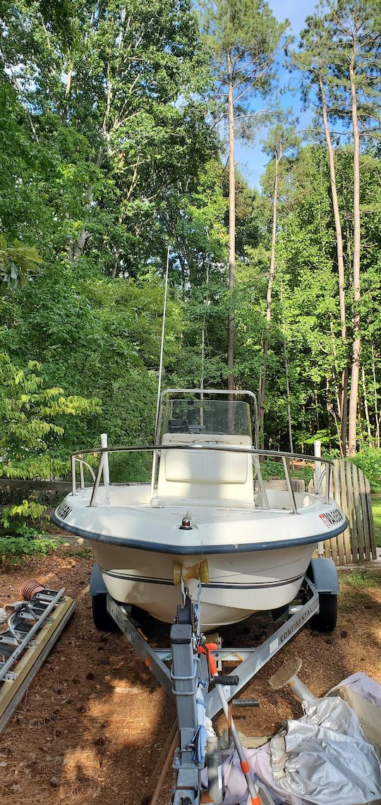 18' Center Console Pocket Rocket fishing boat. 