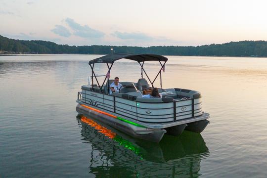 Aluguel de barcos TriToon de luxo de 24 pés e 200 HP no Lago Lanier!