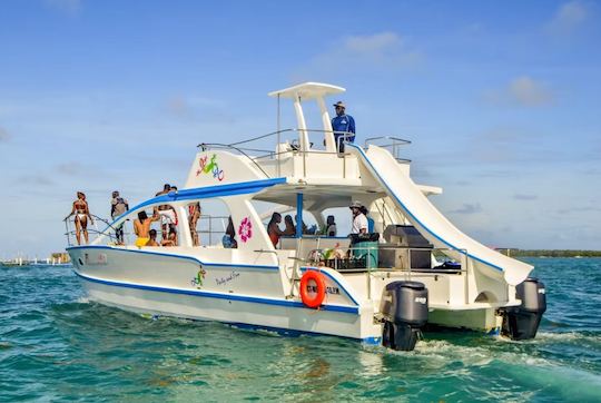 Private Catamaran Tour in Punta Cana: Party Boat+Snorkeling