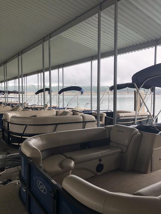 Self Captain 15 Passenger Luxury Pontoon Boat On Lake Travis