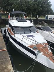 Location de yacht à moteur Cacau Cobra Capri de 32 pieds à Buzios, Rio de Janeiro, Brésil