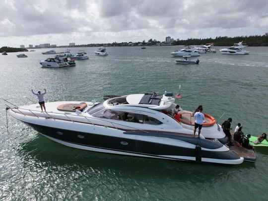 ¡DISFRUTA DE MIAMI EN SUNSEEKER PREDATOR 62 PIES!