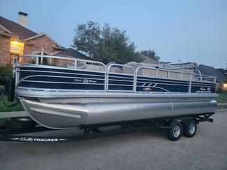 Brand NEW Sun Tracker Fishing Barge 22 DLX w/ 150 FISH AND PARTY