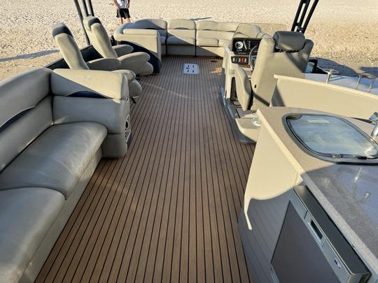 Premier 31ft Marine 310 Skydeck twin engine Pontoon!!