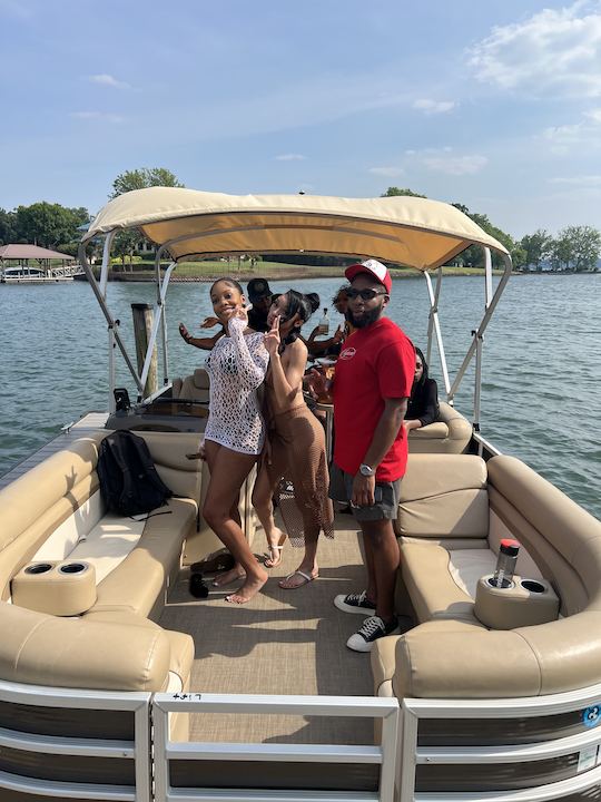 (2) Pontoon boats for BIG GROUP!!! - 2 Pontoons double the fun! 22ft and 26ft