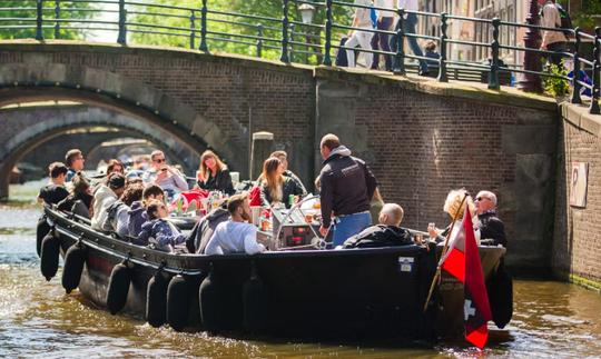 30-35 personnes : « Oceans Canal Boat » à Amsterdam, Pays-Bas (100 % électrique)