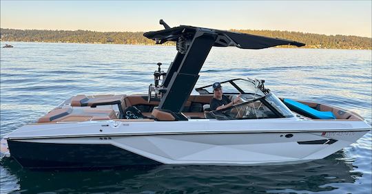 Lake Sammamish Nautique G23 Surf Boat