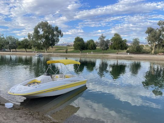 Barco de convés de 22 pés em Tahoe para diversão em família - desconto de vários dias e extras