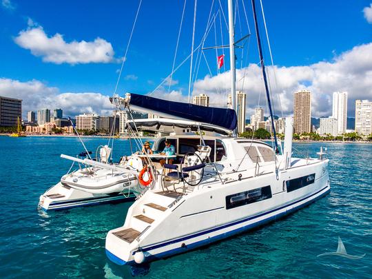 Aventure privée à la voile sur un catamaran performant à Honolulu, Hawaï