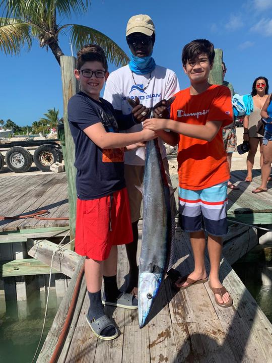 Charter de pesca en alta mar de 6 horas en las Islas Turcas y Caicos «Wahooter»