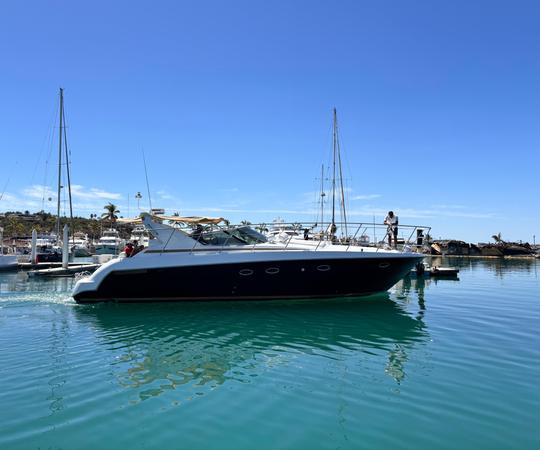 Un yacht de luxe amélioré et abordable. Luxe, beauté et confort !