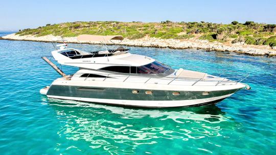 Aluguer de iates a motor Flybridge de luxo em Mugla