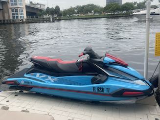 Novo Yamaha Jet Ski com sistema de áudio 