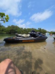 Moto acuática Sea Doo GTX 300 de 3 plazas