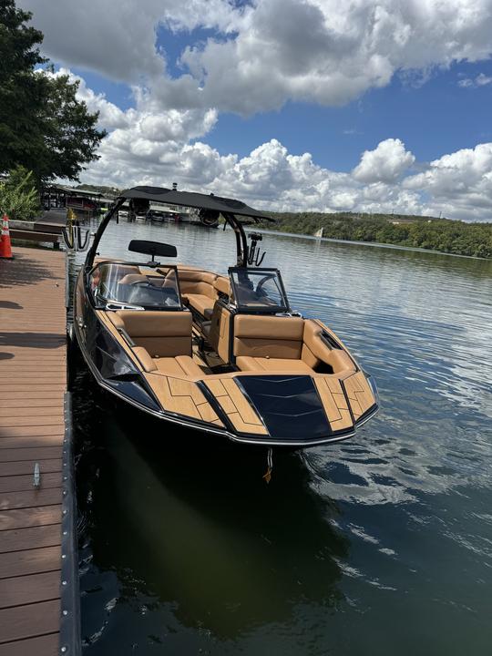 Austin’s Best Lake Experience! Watersports included - up to 17ppl