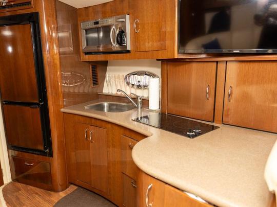 Carver 36ft Motor Yacht - Best Yacht in Dallas