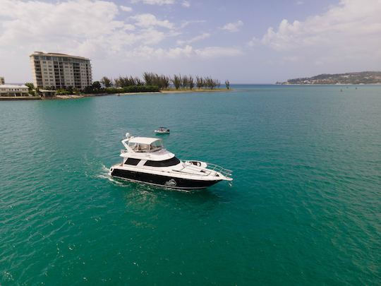 Iate ultraluxuoso Sea Ray Sedan de 55 pés em Montego Bay, Jamaica! Passeios privados!