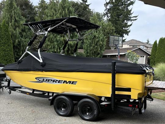 2004 v-208 supreme Ski/Surf Boat