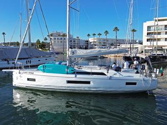 Sailing boat Beneteau Oceanis 40.1 in Lagos