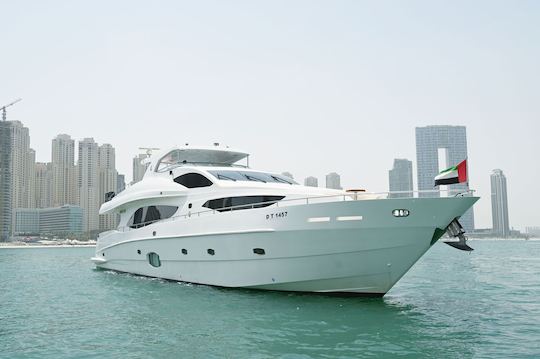 Iate a motor Majesty de 101 pés com jacuzzi em Dubai