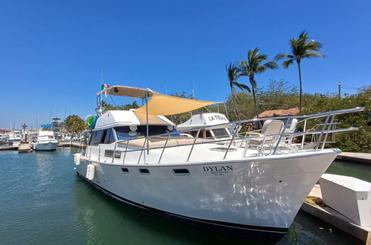 40ft Yacht to experience Puerto Vallarta in style