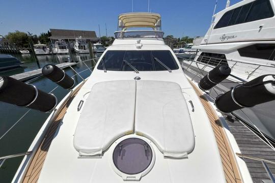 Iate de luxo italiano Azimut Flybridge de 62 pés para alugar (MPY #6) em Chicago, Illinois