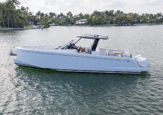 1 Free hour ! Luxury Pardo Yacht 38' (Free hour Monday thru Thursday)