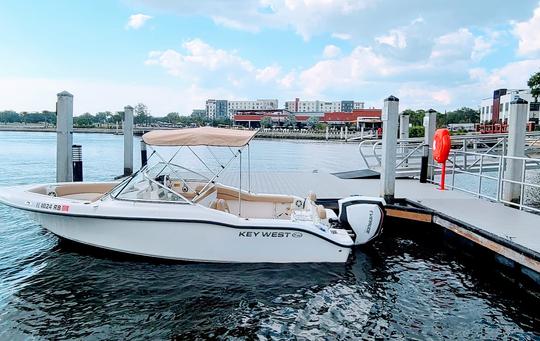 Boat With Us Tampa - Private boat charter will elevate your boating experience.