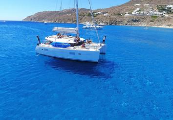 Aluguel de catamarã à vela em Kalafati, Grécia