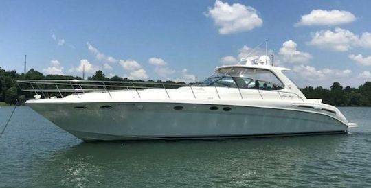 Beautiful SeaRay 60ft Luxury Yacht