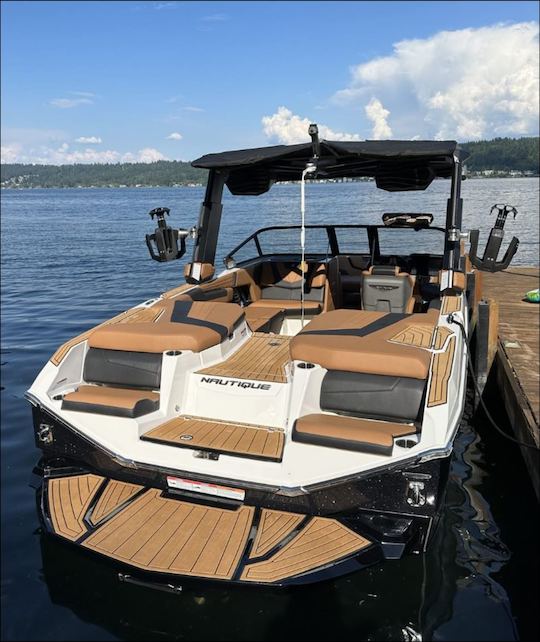 Lake Sammamish Nautique G23 Surf Boat