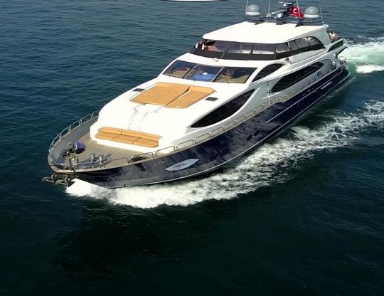 106 ft Motor Yacht for Events & Groups in Istanbul 