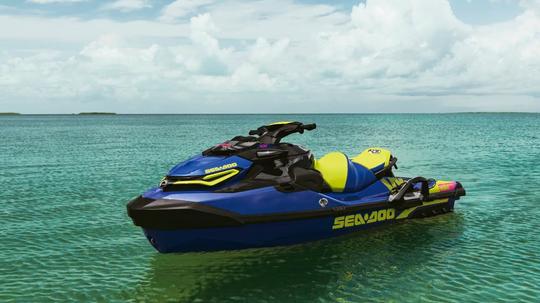 SEA DOO JET SKI WAKE PRO WITH SPEAKERS