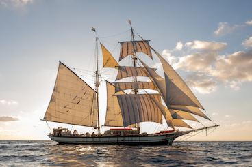 Charter Historic Tallship Florette — Onde a aventura encontra o legado