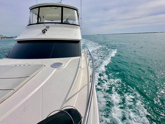 Beautiful 45' Silverton Motor Yacht in Destin, FL