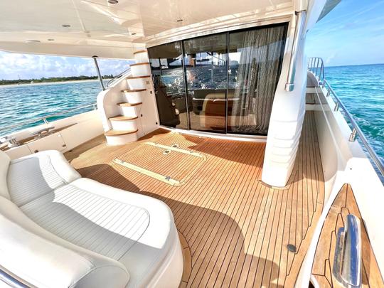 Elegante y exclusivo yate Princess de 67 pies: navega por el sur de Florida con lujo