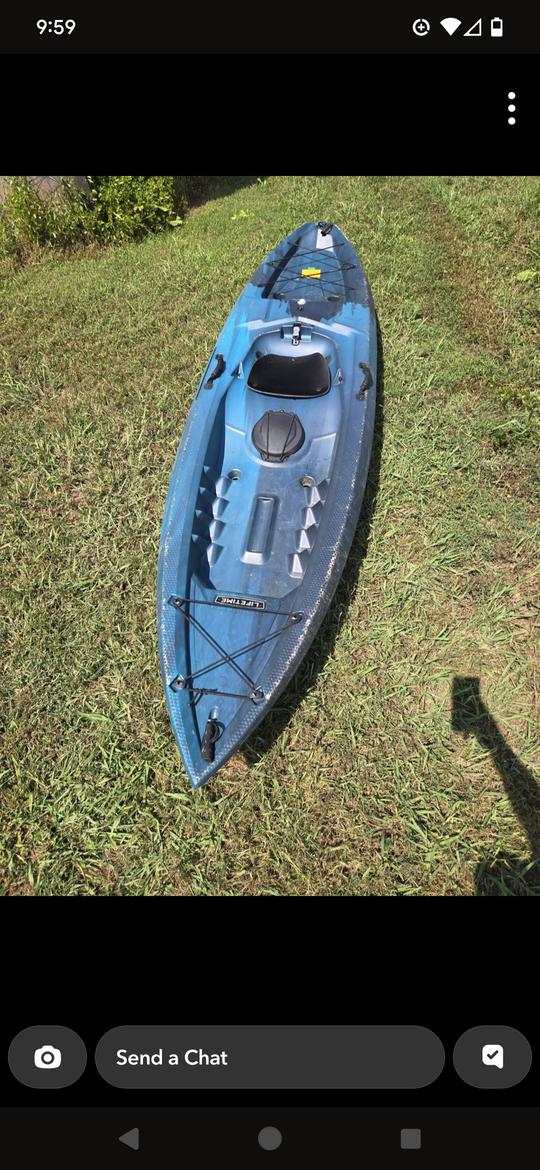 Parcourez les lacs et les rivières locales en kayak