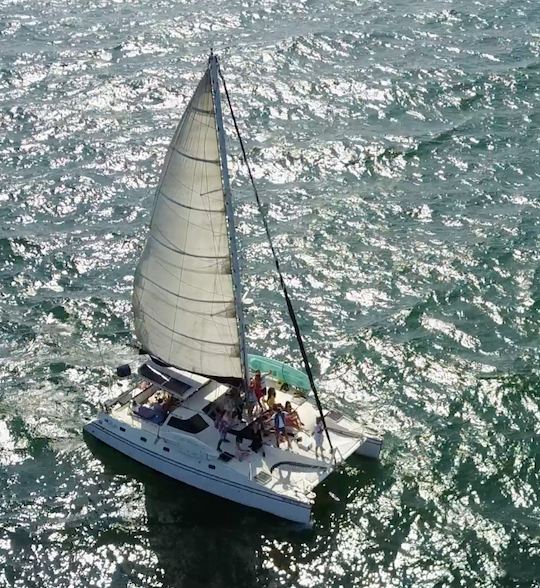 Catamarán de 40' - Navega