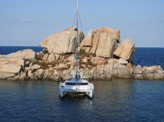 Catamaran Ionian Islands - Greece wtih shipper