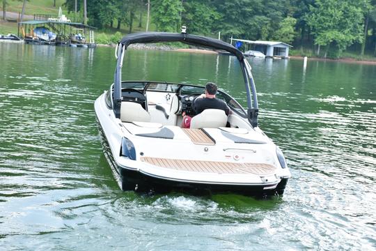 ***Location de bateau de luxe ultime sur le lac Lanier. Comme neuf, une STINGRAY de 300 CV de 23 pieds ! ! !