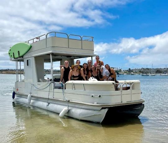 Double Decker Party Barge-Captain / Bathroom / Kitchen / Water Toys / Jump Deck