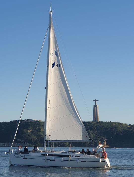 このBavaria 41クルーザーでテージョとリスボンを航海しよう