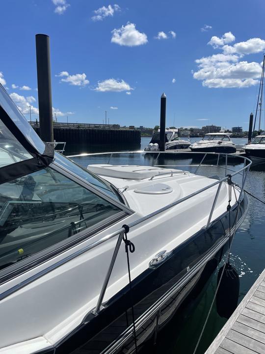 Monterey 335 - Profitez du temps sur l'un des bateaux les plus récents du port