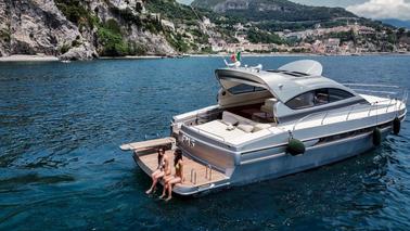 Conam 46 HT Sport Yacht in Amalfi Coast. Sporty and elegant. Really Luxury