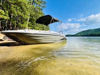 **BRAND NEW 2024 Yamaha Premium Boat for rent on Allatoona*(Captain included)