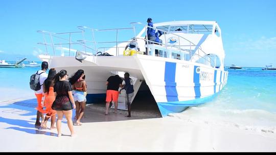 Golden Hour Escape em Punta Cana a bordo do Mega Yacht de 88 pés